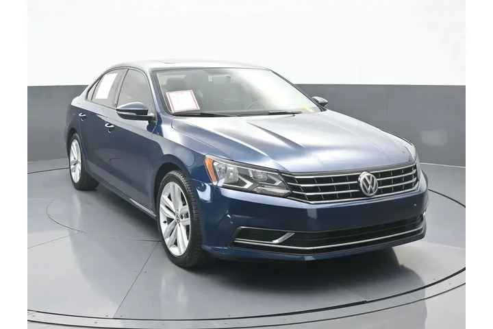 $13935 : Volkswagen Passat 2019 Wolfs image 9