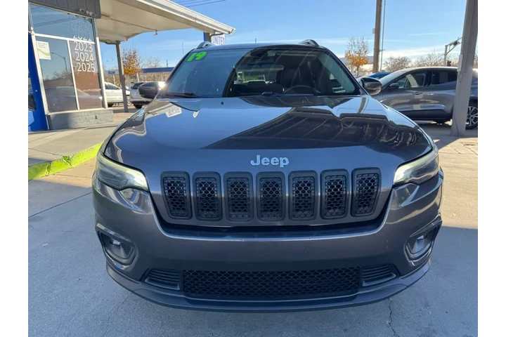 2019 Cherokee Latitude Plus 4 image 2