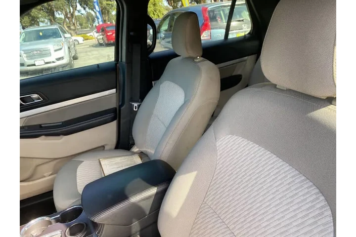 $22999 : 2019 Explorer image 7