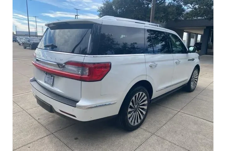$31980 : Lincoln Navigator 2020 4x2 R image 6