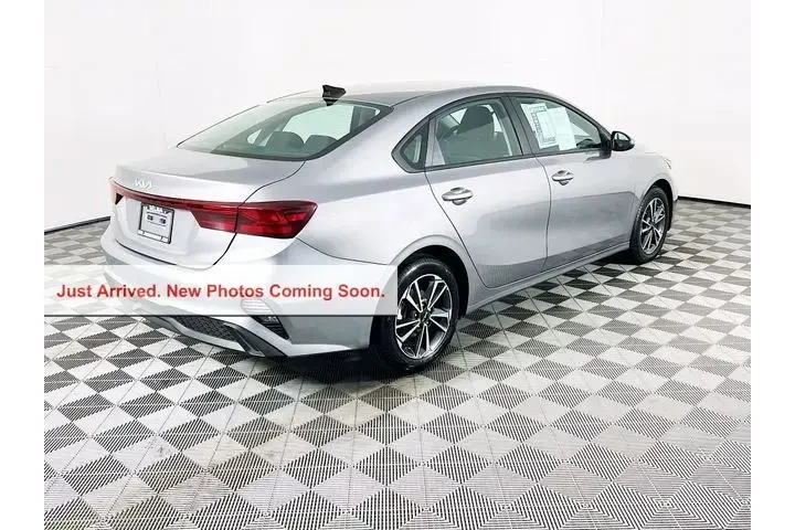 $18999 : Kia Forte 2023 LXS 4dr Sedan image 7
