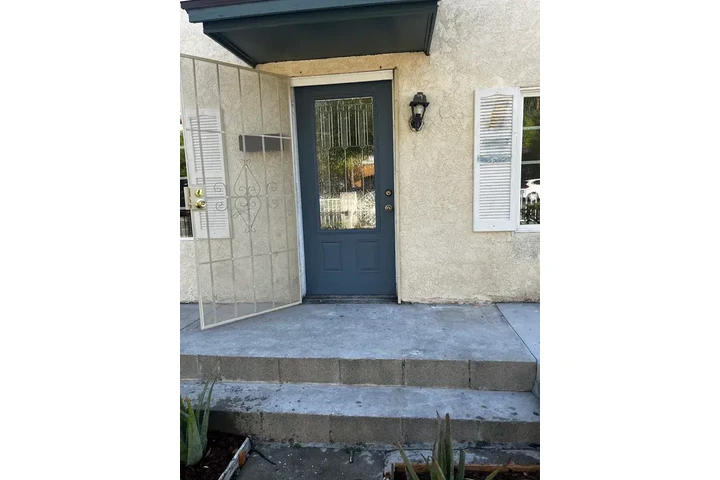 $1550 : Anaheim - 3 bed 2 Bath image 2