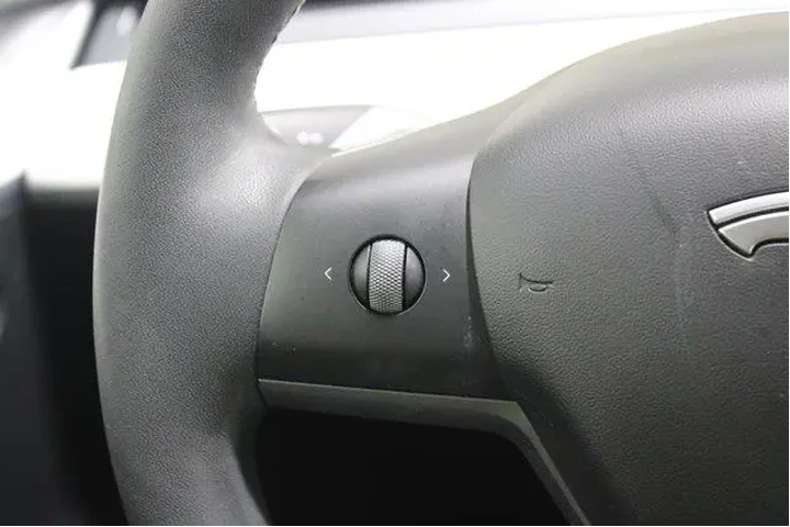 $24495 : Tesla Model 3 2022 4dr Sedan image 9