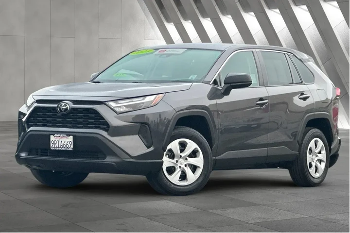 $29000 : Toyota RAV4 2024 AWD LE 4dr image 2