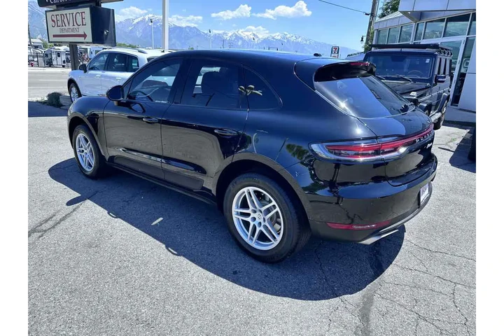 $35910 : 2021 Macan image 8