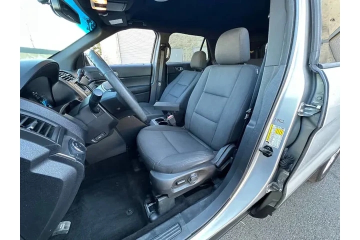 $14750 : 2017 Explorer Police Intercep image 3