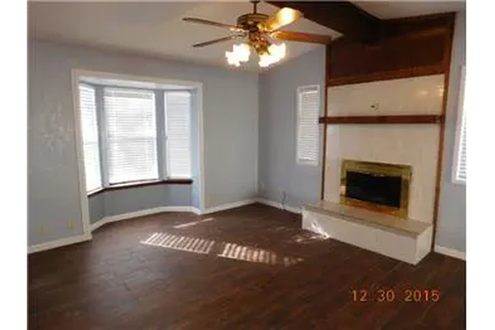 $1300 : Rental property with 3 bedro image 5