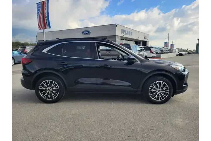 $28995 : Ford Escape Plug-In Hybrid 2 image 7