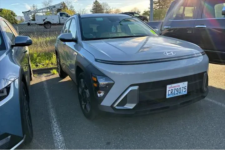 $24990 : Hyundai KONA 2025 SEL 4dr Cr image 2
