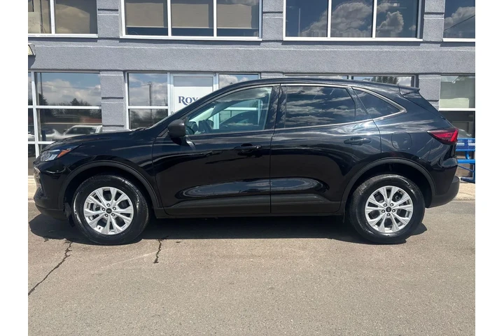 $23995 : 2025 Escape Active image 9