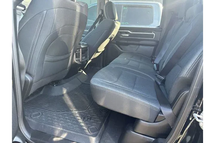 $31300 : Ram 1500 2019 4x4 Big Horn 4 image 9