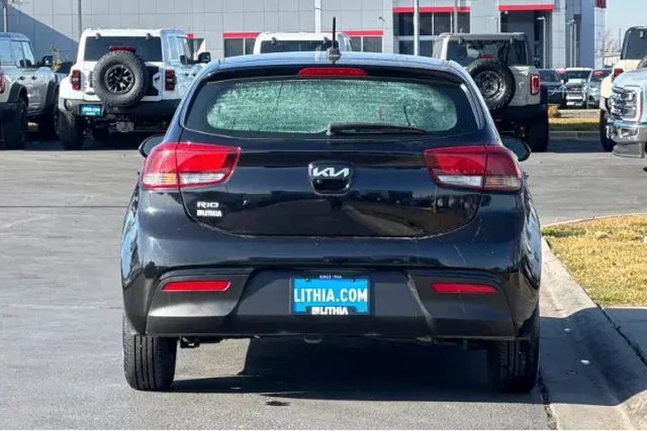 $13995 : Kia Rio 5-Door 2022 S 4dr Wa image 7
