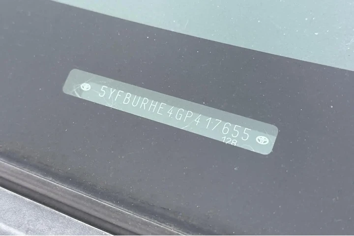 $13981 : Toyota Corolla 2016 LE Plus image 2