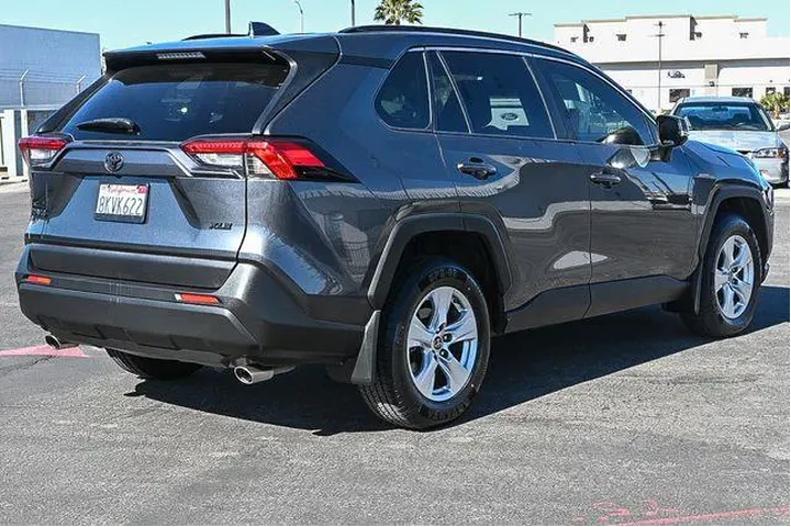 $21988 : Toyota RAV4 2019 XLE 4dr SUV image 8