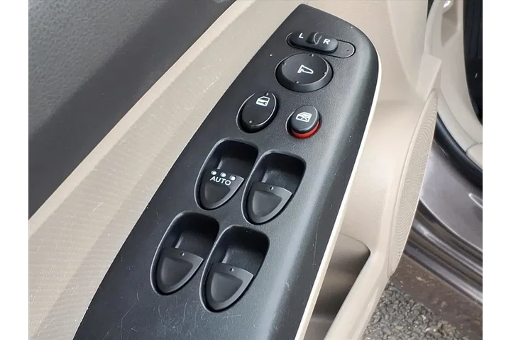 $8900 : Honda Civic 2010 LX 4dr Seda image 10