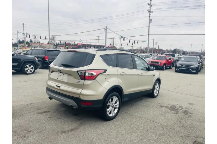 $8450 : 2017 Escape SE image 7