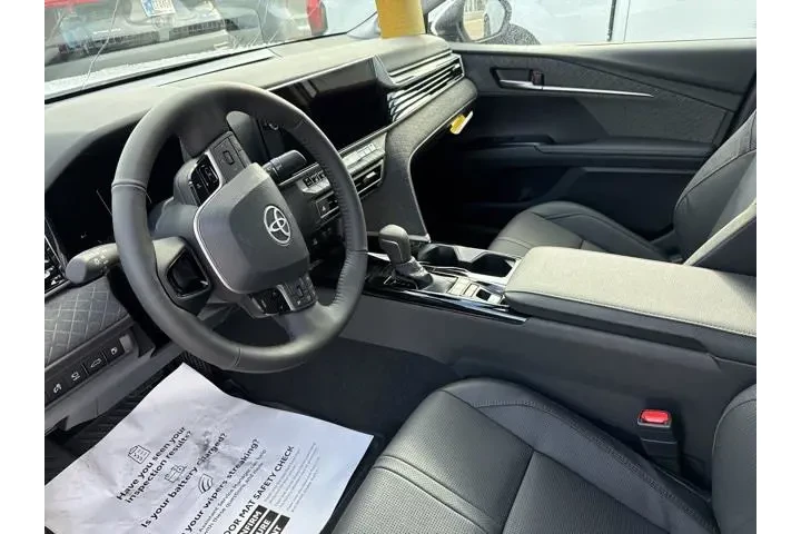 $39938 : Toyota Camry 2026 LE 4dr Sed image 4