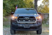 $17990 : 2017 Tacoma thumbnail