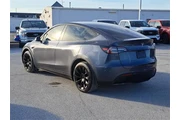 $28384 : Tesla Model Y 2023 AWD Long thumbnail