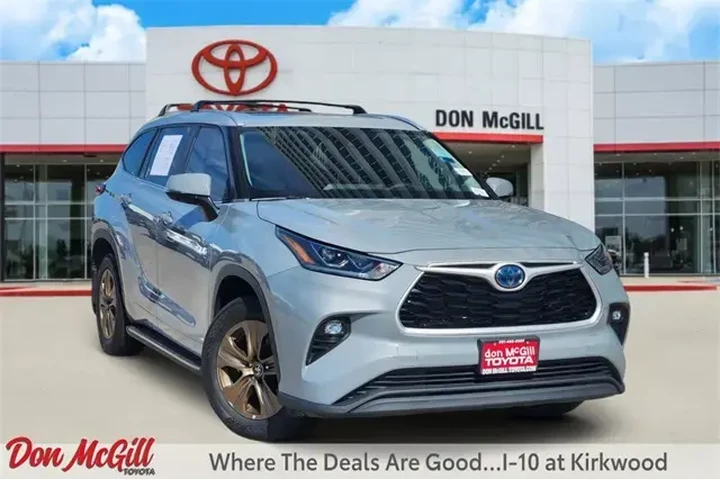 $39860 : Toyota Highlander Hybrid 202 image 1