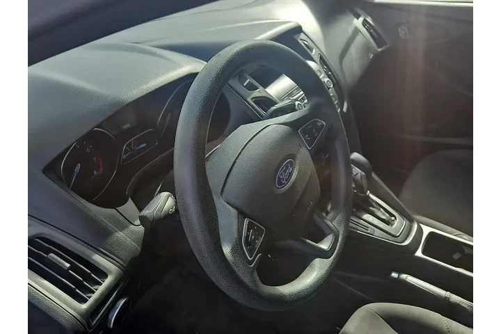 $9000 : Ford Focus 2018 S 4dr Sedan image 2