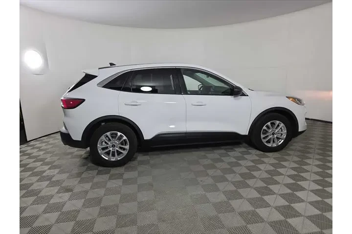 $16400 : Ford Escape 2022 SE 4dr SUV image 9