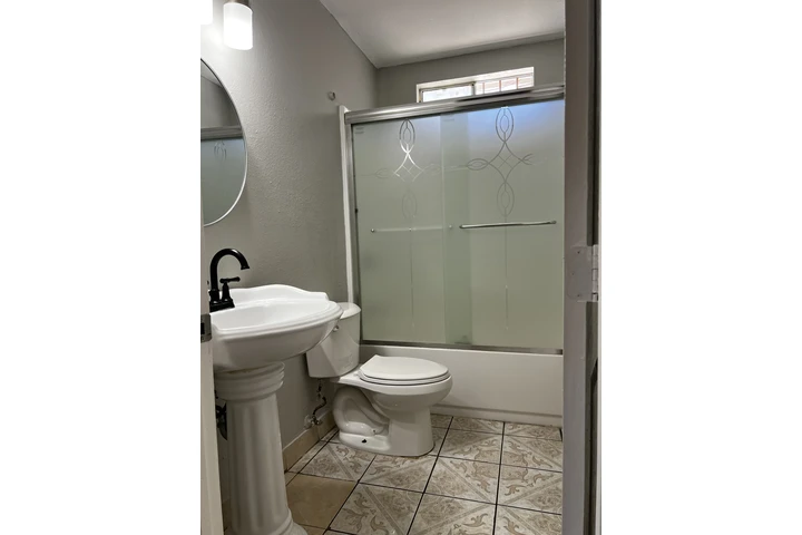 $2700 : Se Renta Casa image 5