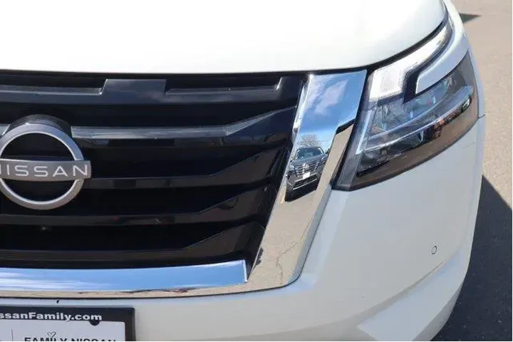$27809 : Nissan Pathfinder 2022 AWD S image 10