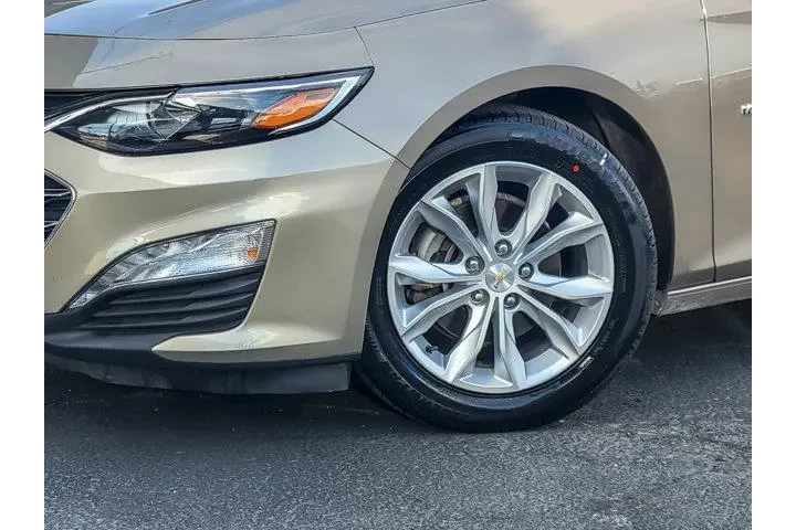 $21955 : Chevrolet Malibu 2023 LT 4dr image 3