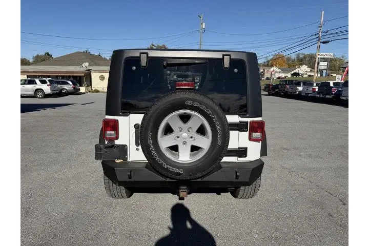 $13900 : Jeep Wrangler 2012 4x4 Sport image 7