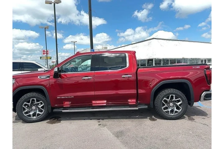 $41992 : 2022 Sierra 1500 SLT image 7