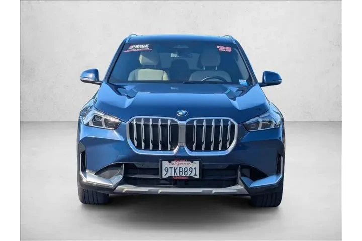 $38777 : BMW X1 2025 AWD xDrive28i 4d image 2