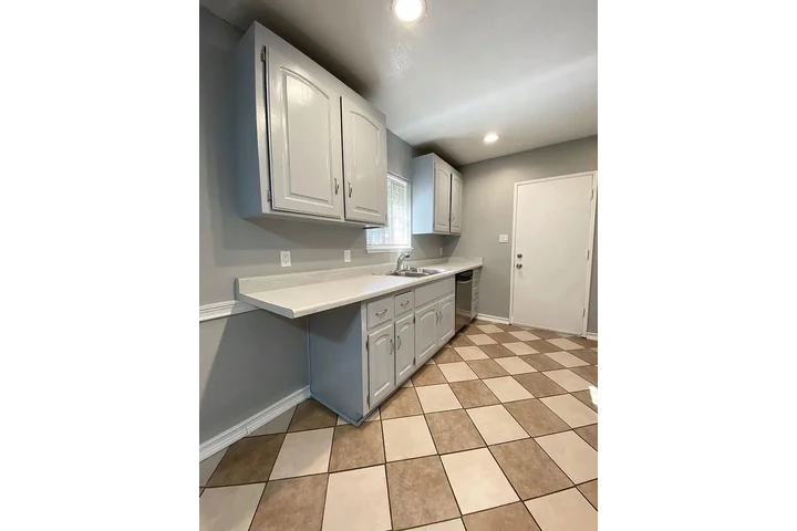 $900 : Casa privada y renovada de 2 image 7