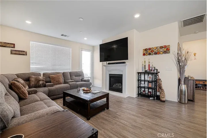 $1280 : 18294 Saltbush Ct, San Bernard image 8