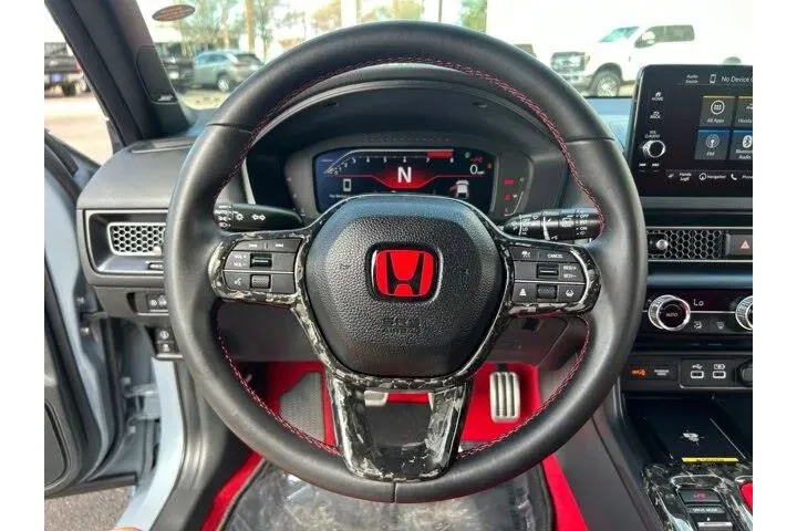 Honda Civic 2024 Type R 4dr image 9