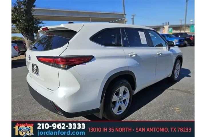 $28475 : Toyota Highlander 2023 AWD L image 5
