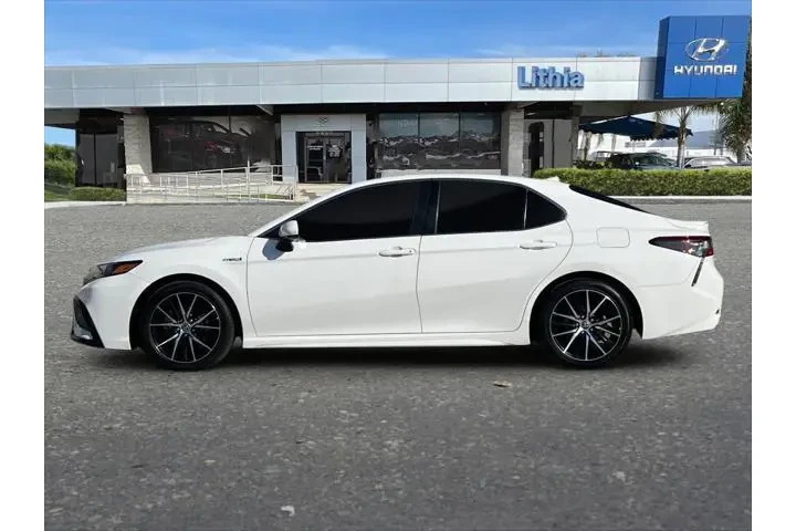 $20999 : Toyota Camry Hybrid 2021 SE image 6