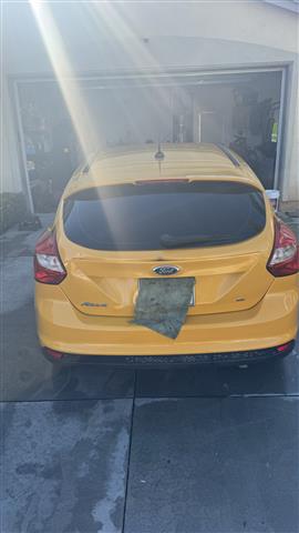 $4500 : Ford Focus SE Hatchback image 8