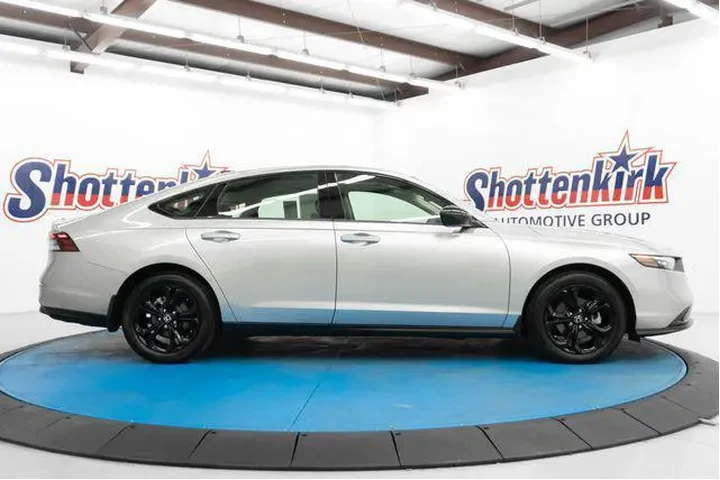 $29840 : Honda Accord 2025 SE 4dr Sed image 10