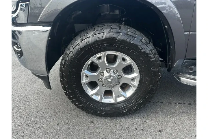 $58999 : Ram 3500 2022 4x4 Laramie 4d image 8