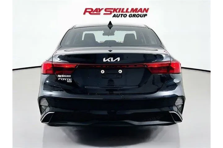 $19975 : Kia Forte 2024 LX 4dr Sedan image 6