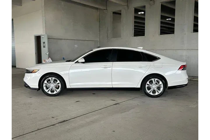 $20499 : Honda Accord 2024 LX 4dr Sed image 2