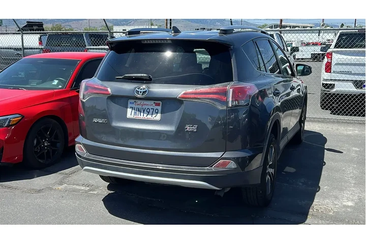 $17984 : Toyota RAV4 2016 AWD XLE 4dr image 2