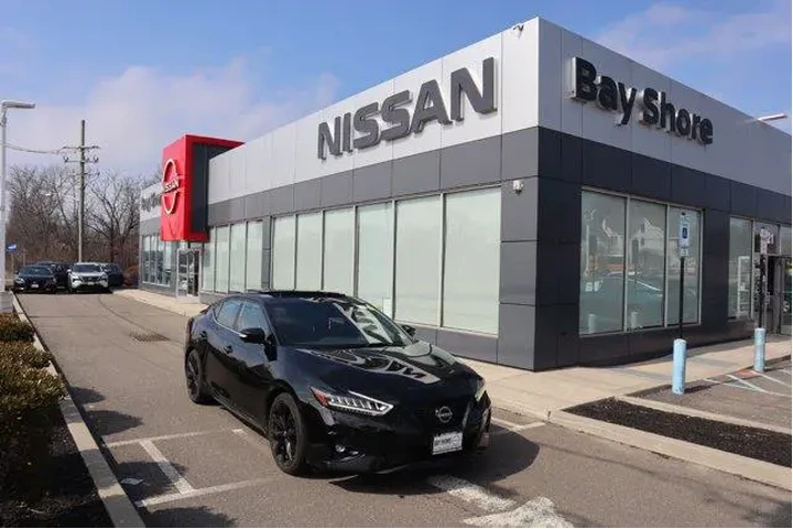 $28507 : Nissan Maxima 2023 3.5 SR 4d image 2