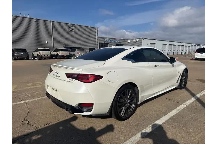 $25322 : INFINITI Q60 2017 Red Sport image 5