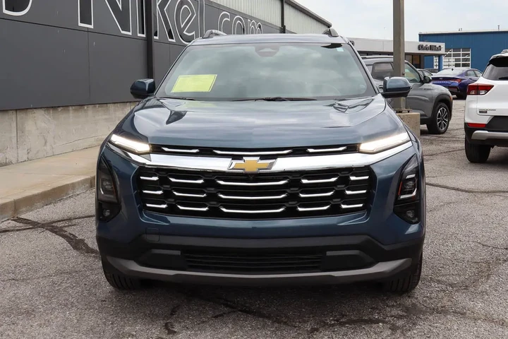 $27587 : 2025 Equinox AWD 4dr LT w/2LT image 2