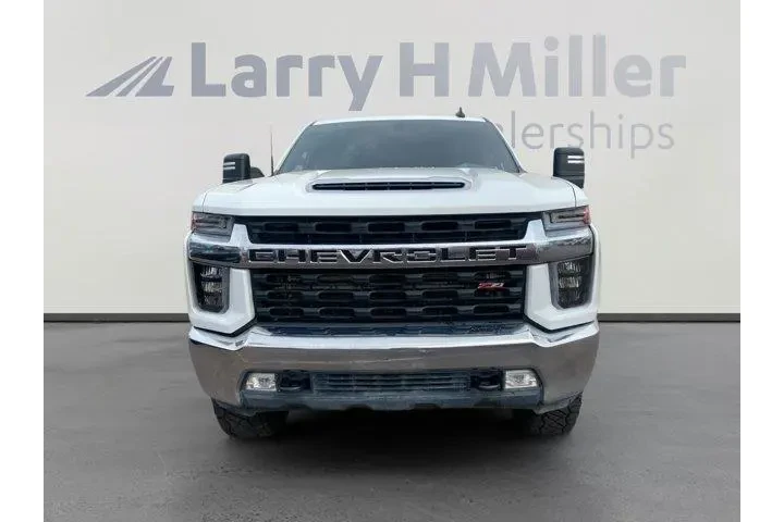 Chevrolet Silverado 2500HD 2 image 8