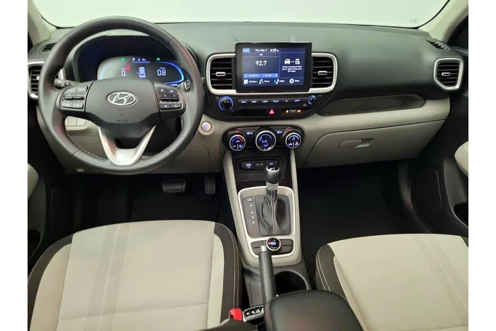 $18998 : Hyundai VENUE 2024 SEL 4dr C image 9