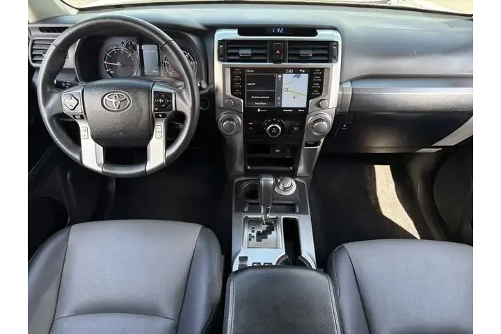 $30749 : Toyota 4Runner 2021 4x4 SR5 image 4