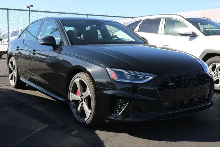 $34463 : Audi A4 2023 AWD quattro S l image 4